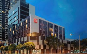 Ibis Singapore Novena 3*